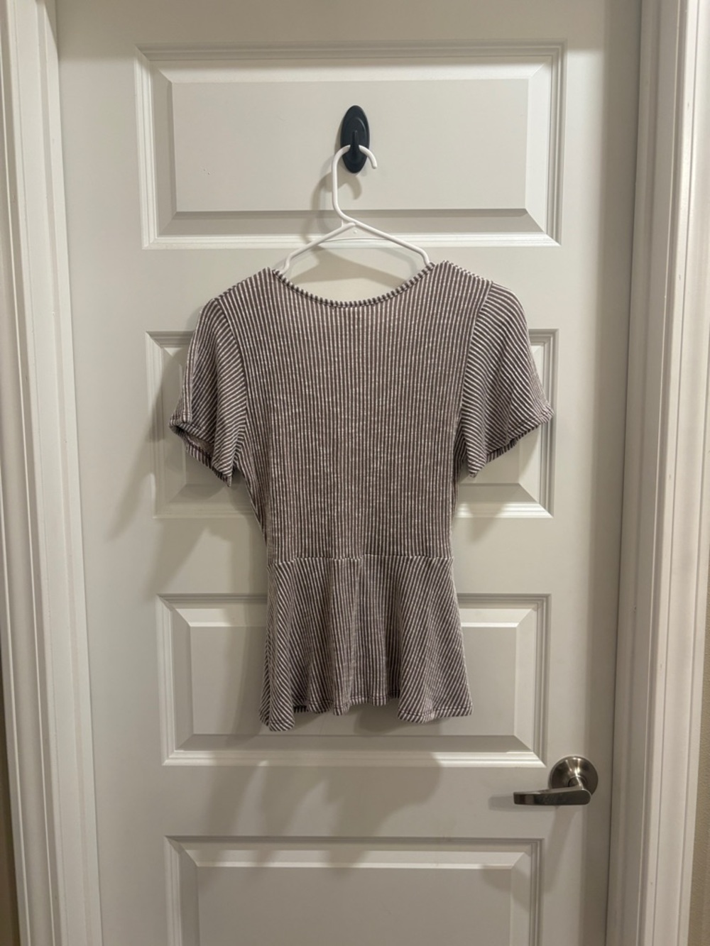 ✨Striped Crossover Tee✨ - Picture 4 of 4